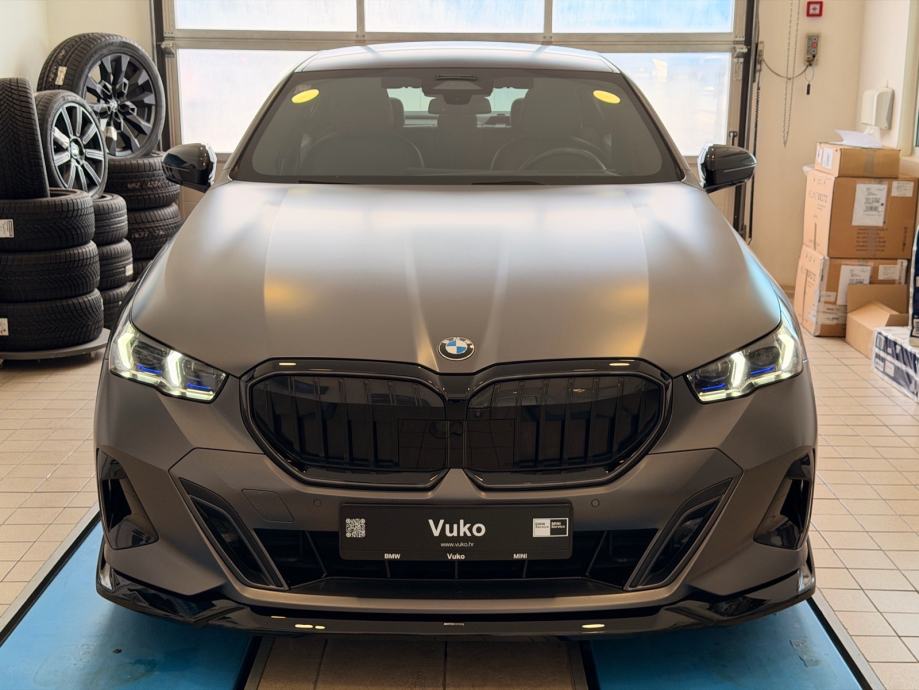 BMW serija 5 520d automatik M-sport, fotografija 2