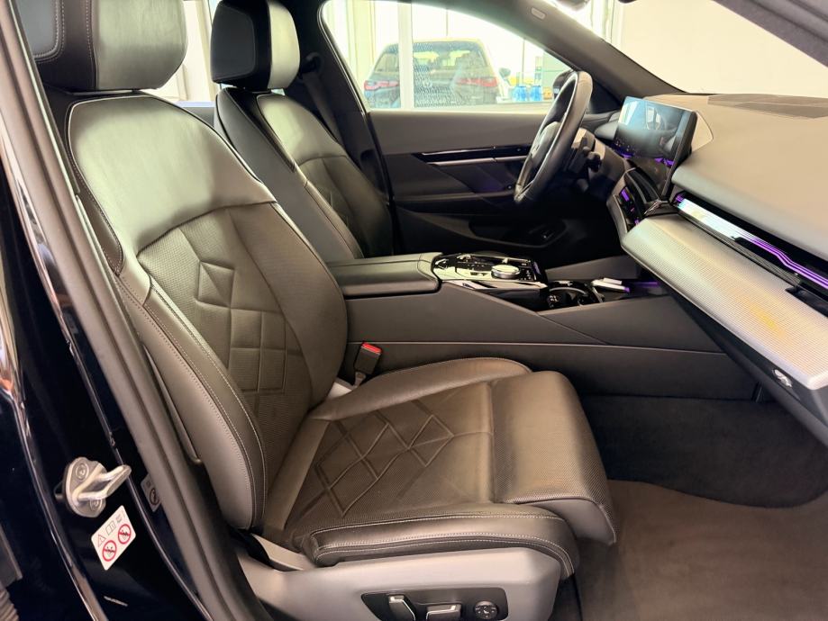 BMW serija 5 520d automatik M-sport, fotografija 15