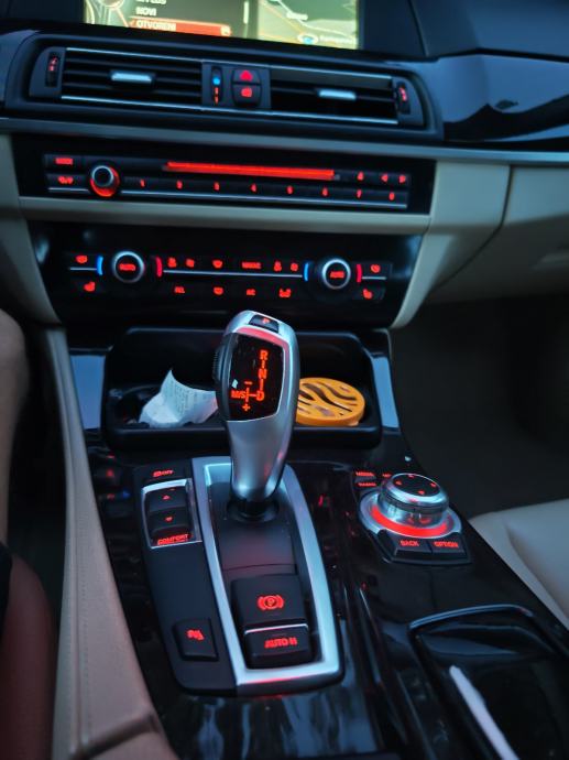 BMW serija 5 520d automatik, fotografija 13
