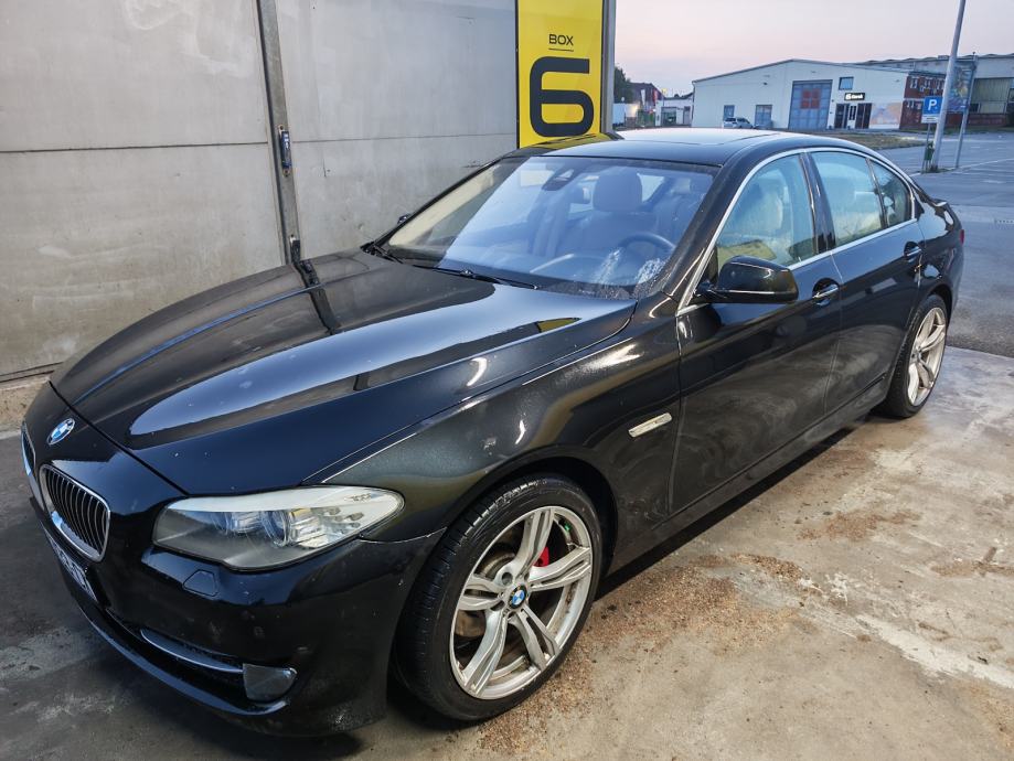 BMW serija 5 520d automatik, fotografija 2