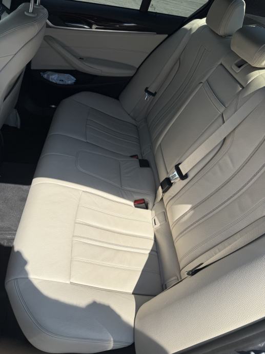 BMW serija 5 520d M-sport paket 2017god. automatik, fotografija 12