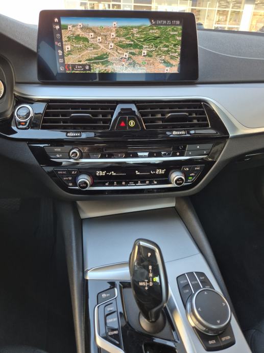 BMW serija 5 520d automatik, fotografija 17