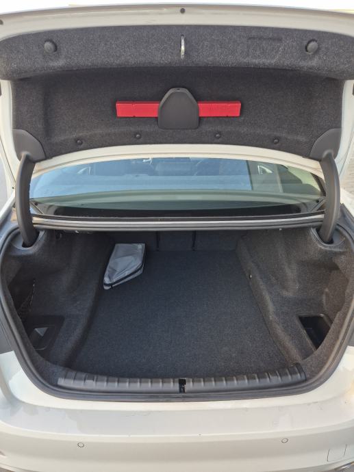 BMW serija 5 520d automatik, fotografija 13