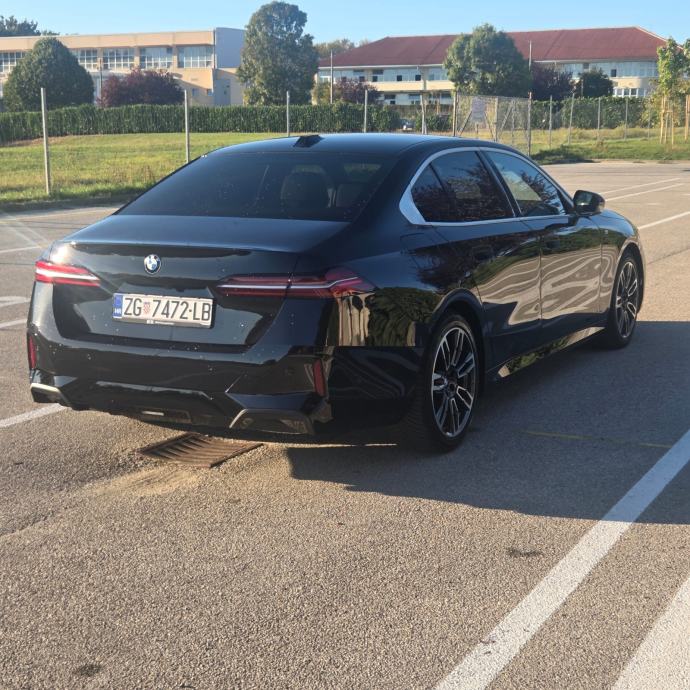 BMW serija 5 520d automatik, fotografija 6