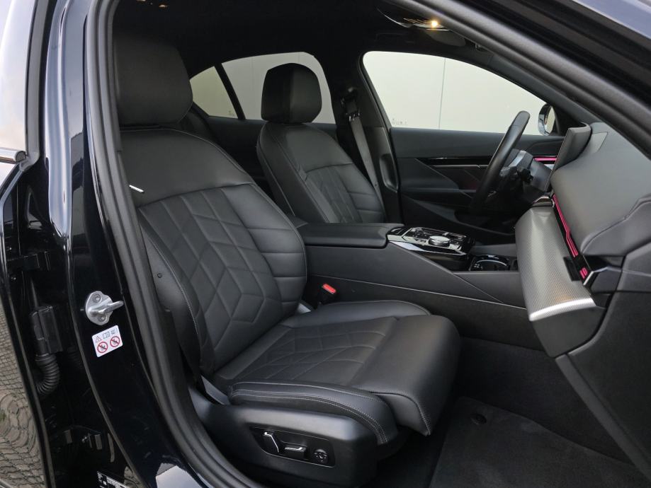 BMW 520d M Sport, Iconic Glow, Comfort sjedala, Led, Kamera, fotografija 11