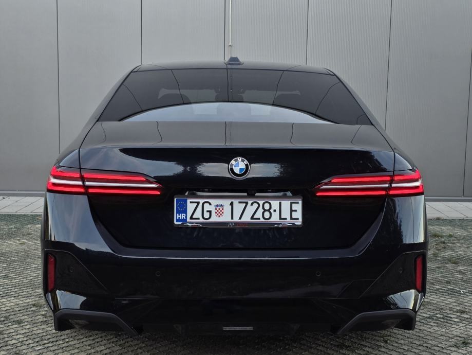 BMW 520d M Sport, Iconic Glow, Comfort sjedala, Led, Kamera, fotografija 5