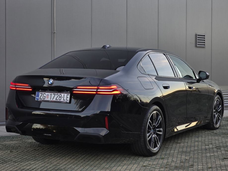 BMW 520d M Sport, Iconic Glow, Comfort sjedala, Led, Kamera, fotografija 6