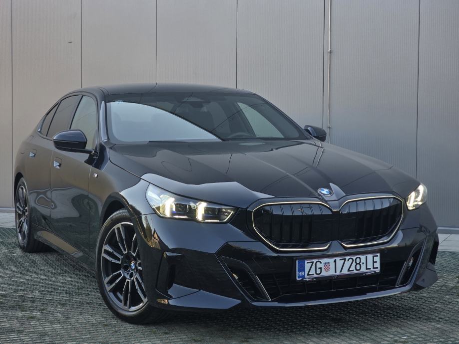 BMW 520d M Sport, Iconic Glow, Comfort sjedala, Led, Kamera, fotografija 3