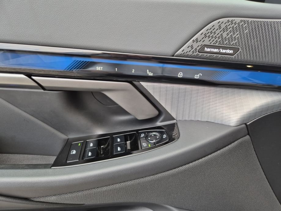 BMW serija 5 520d automatik M SPORT ***2026 GODINA AUTO JE U PDV -u, fotografija 12