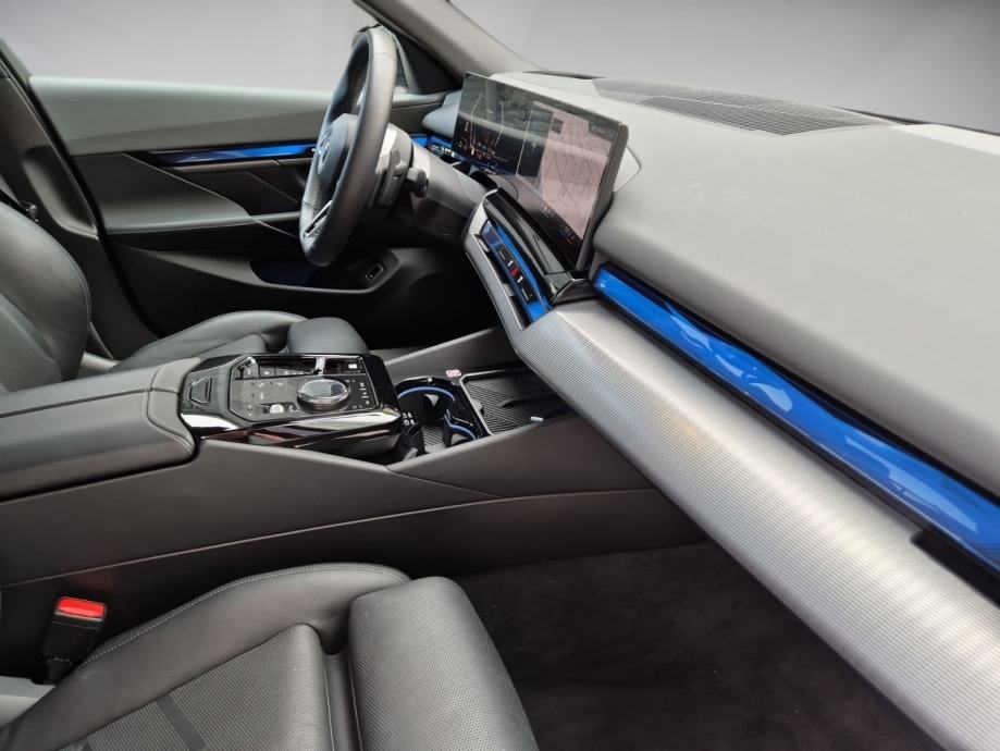 BMW serija 5 520d automatik M SPORT ***2026 GODINA AUTO JE U PDV -u, fotografija 6