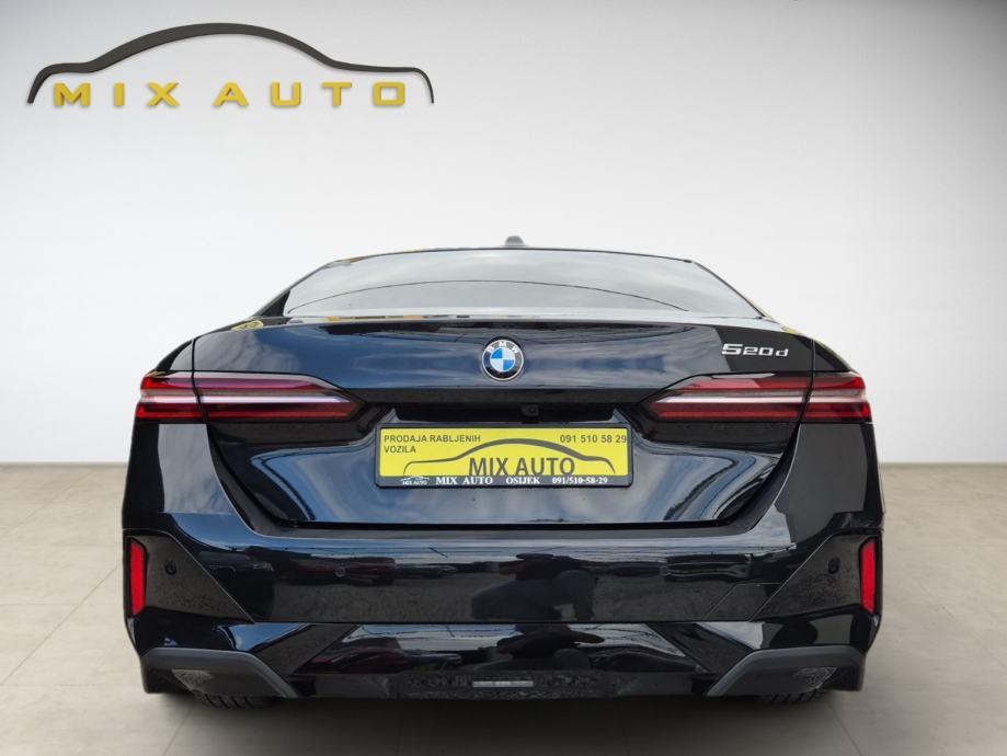 BMW serija 5 520d automatik M SPORT ***2026 GODINA AUTO JE U PDV -u, fotografija 4