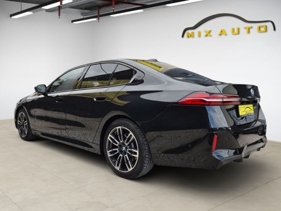 BMW serija 5 520d automatik M SPORT ***2026 GODINA AUTO JE U PDV -u, fotografija 16