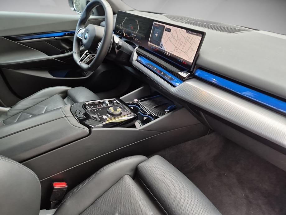 BMW serija 5 520d automatik M SPORT ***2026 GODINA AUTO JE U PDV -u, fotografija 7