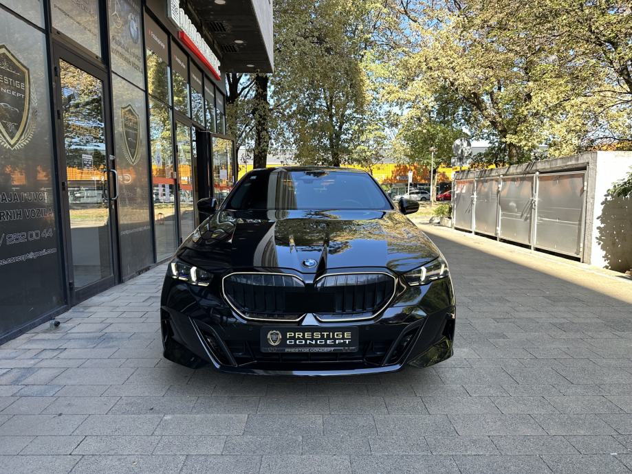 BMW serija 5 520d *M SPORT PRO*360*HEAD*ROLO*MEMORIJA*VENTILACIJA*, fotografija 7