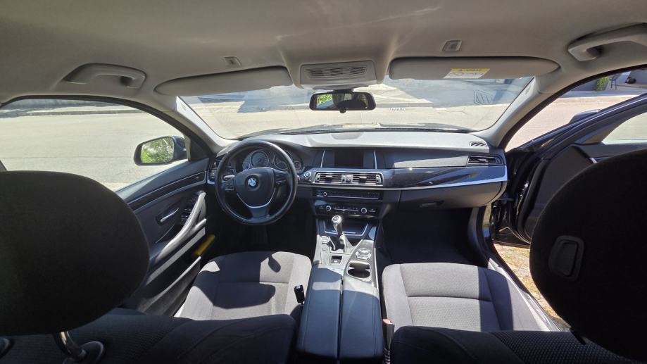 BMW serija 5 520d, fotografija 8