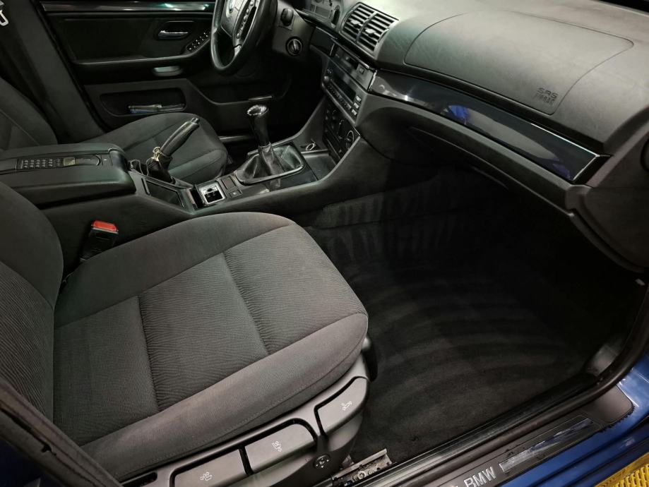 BMW serija 5 520d, fotografija 8