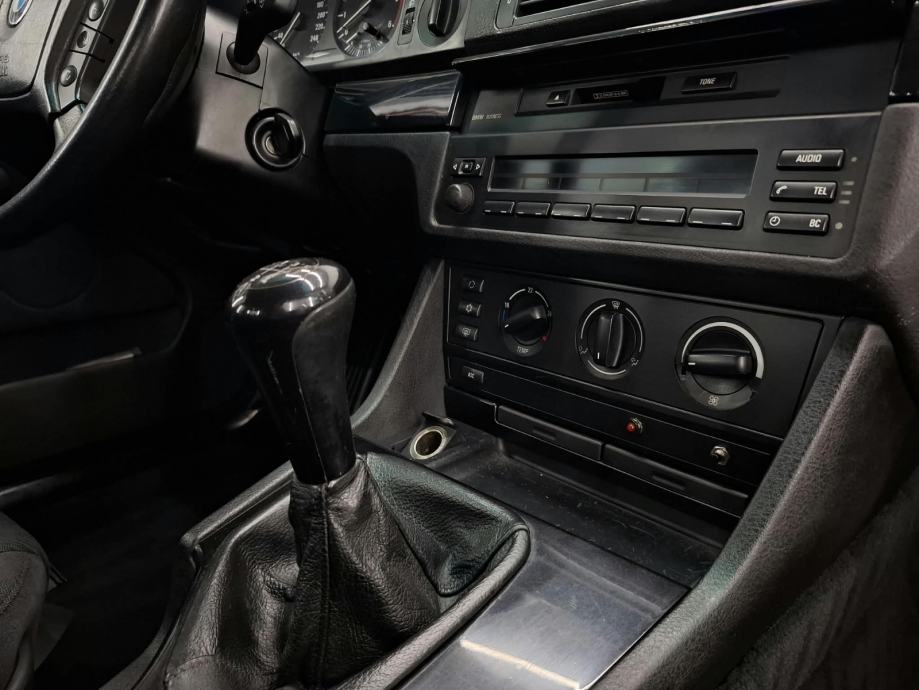 BMW serija 5 520d, fotografija 6