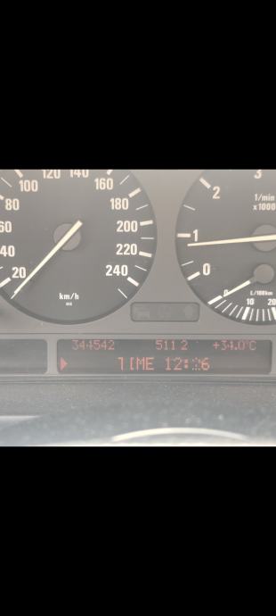 BMW serija 5 520d, fotografija 2