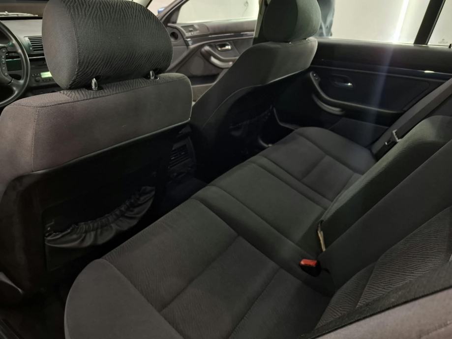 BMW serija 5 520d, fotografija 4