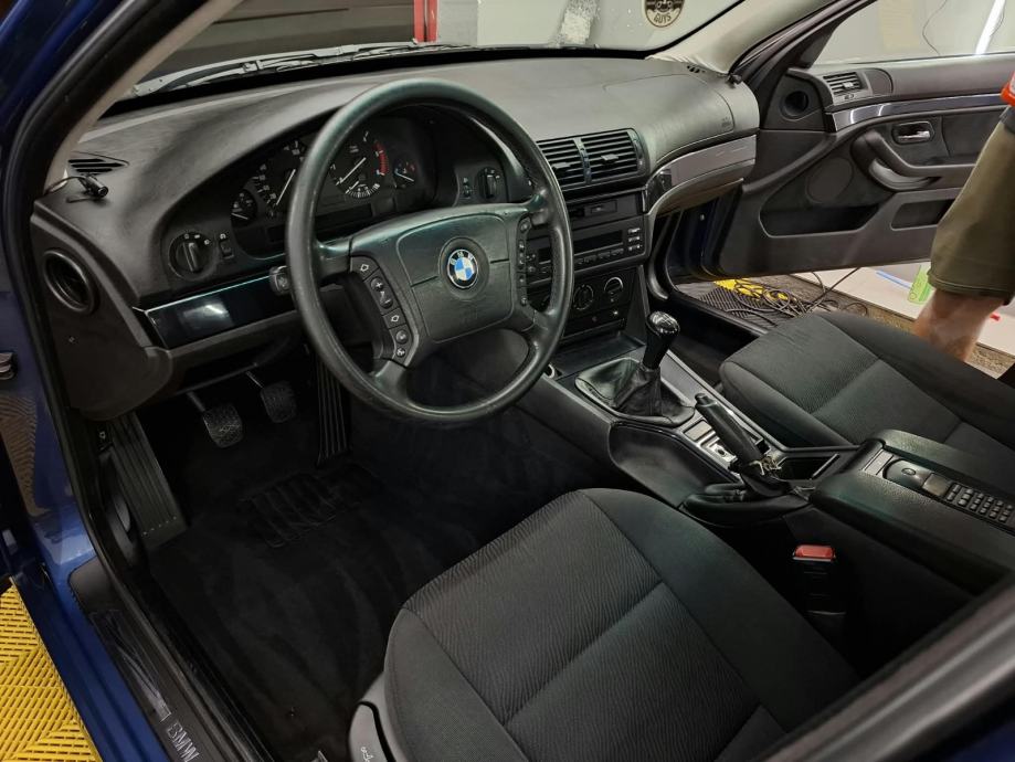 BMW serija 5 520d, fotografija 9