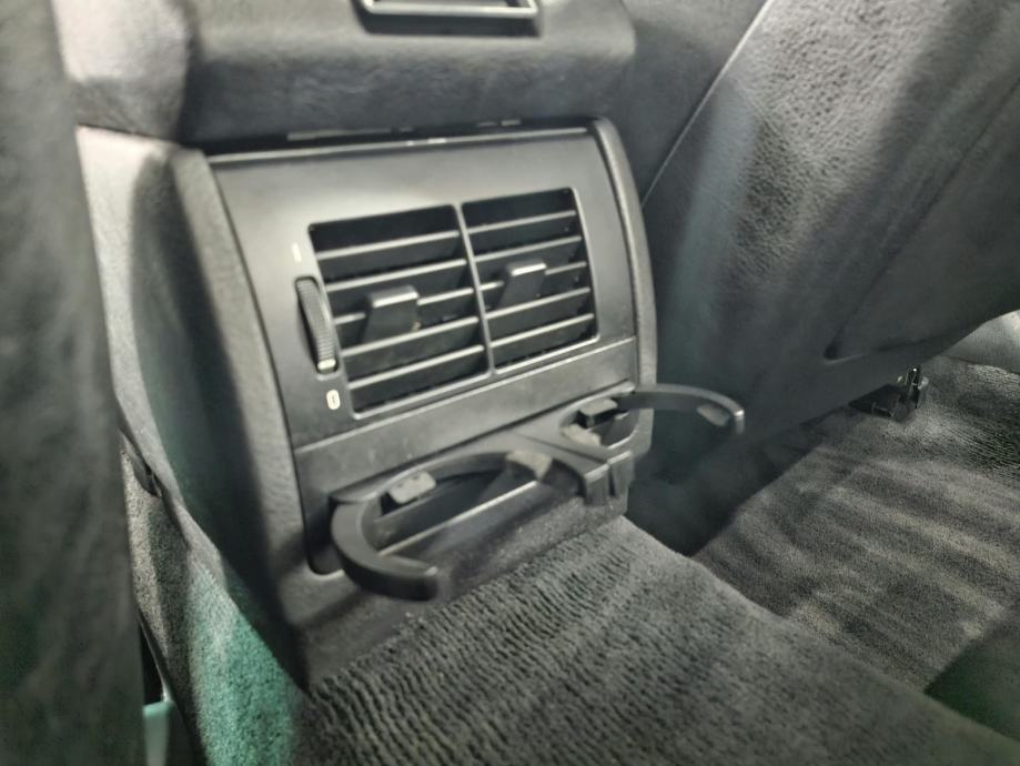 BMW serija 5 520d, fotografija 14