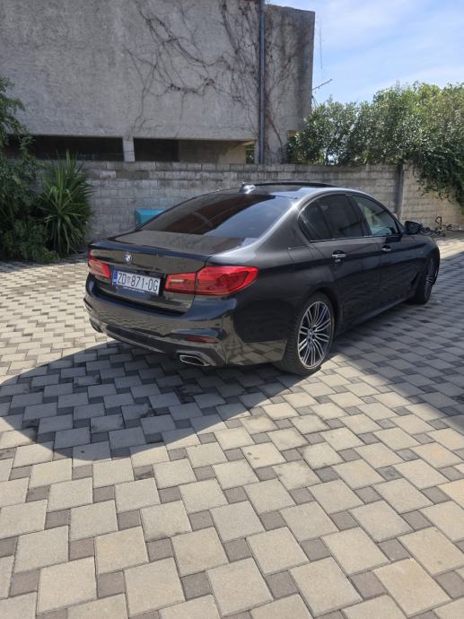 BMW 520d M Sport/Kamera 360/Automatik/Šiber/Koža/Radari/Keyless, fotografija 4