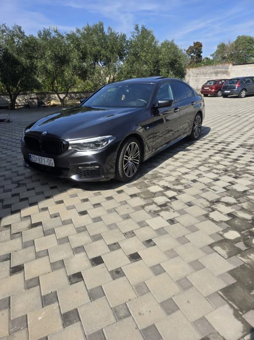 BMW 520d M Sport/Kamera 360/Automatik/Šiber/Koža/Radari/Keyless, fotografija 7