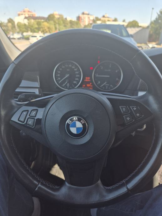 BMW serija 5 520d, fotografija 12