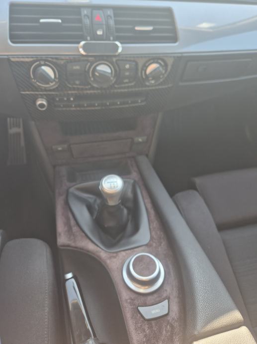 BMW serija 5 520d, fotografija 15