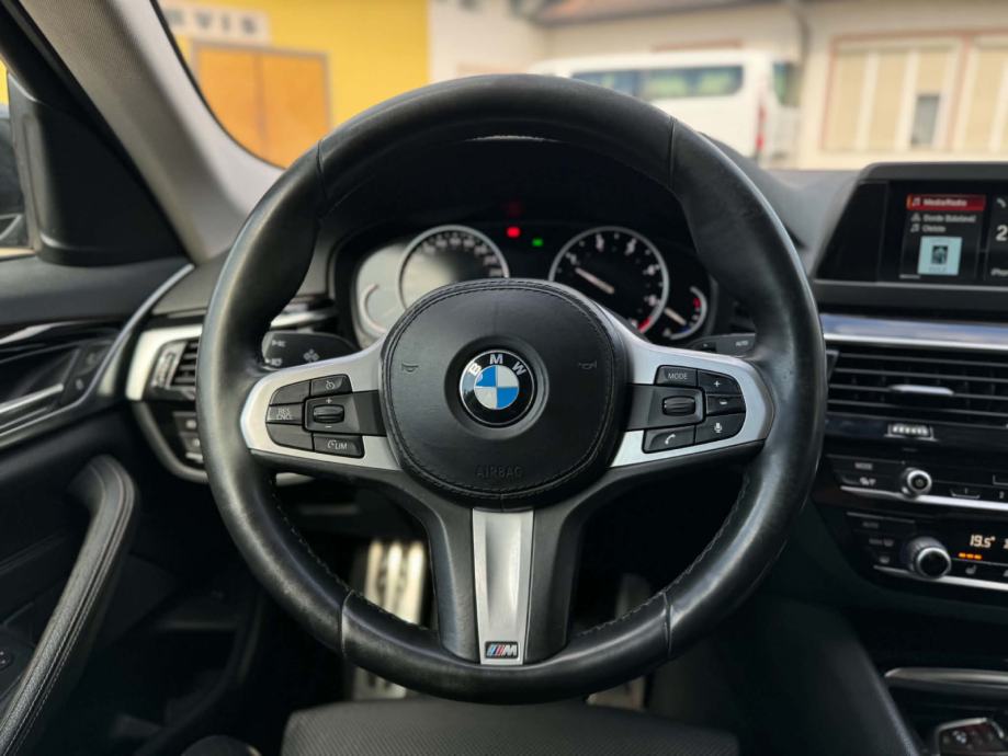BMW serija 5 520d Sport Line *Koža, Navi, Automatik *Garancija 12 mj.*, fotografija 10