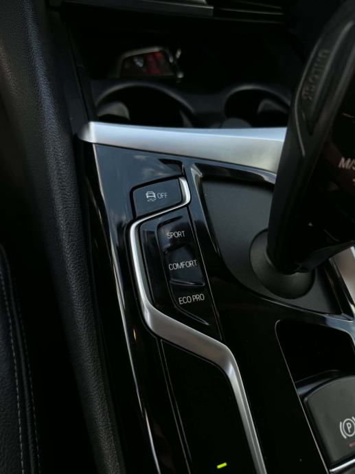 BMW serija 5 520d Sport Line *Koža, Navi, Automatik *Garancija 12 mj.*, fotografija 13