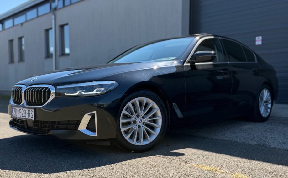 BMW serija 5 520d°VELIKA NAVI°VIRTUAL°AMBI°REG09/27°LEASING BEZ UČEŠĆA, fotografija 2