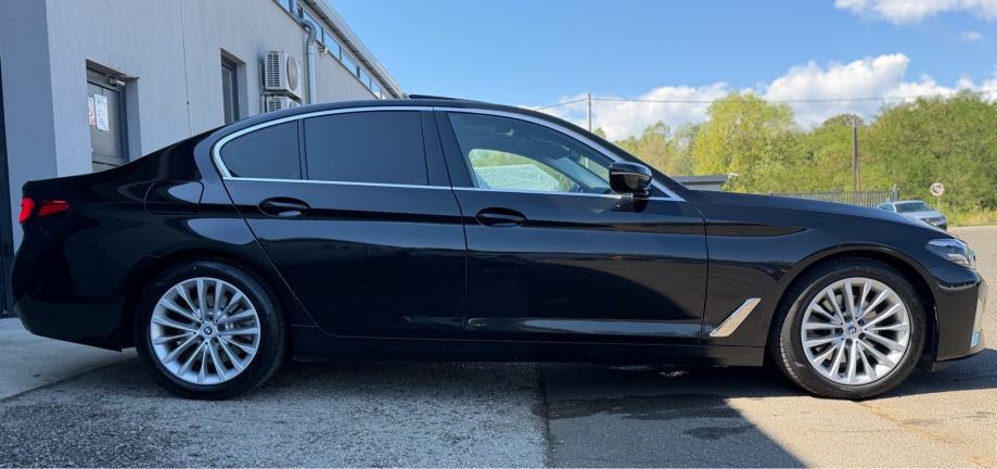 BMW serija 5 520d°VELIKA NAVI°VIRTUAL°AMBI°REG09/27°LEASING BEZ UČEŠĆA, fotografija 3