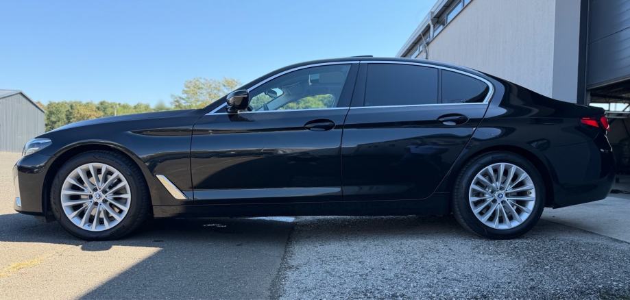 BMW serija 5 520d°VELIKA NAVI°VIRTUAL°AMBI°REG09/27°LEASING BEZ UČEŠĆA, fotografija 7