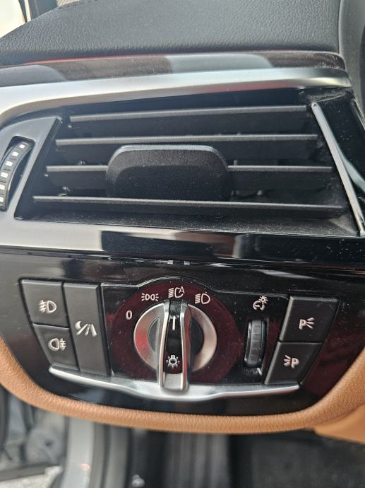BMW serija 5 520xd Luxury line, fotografija 13