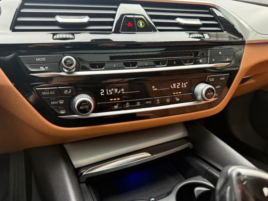 BMW serija 5 525d NAVI PROF. HUD ACC ŠIBER SOFTCLOSE ADAPTIV LED, fotografija 15