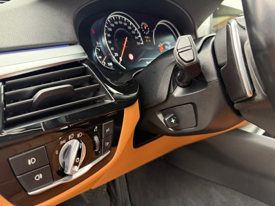 BMW serija 5 525d NAVI PROF. HUD ACC ŠIBER SOFTCLOSE ADAPTIV LED, fotografija 10
