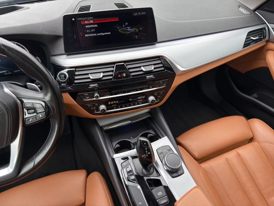 BMW serija 5 525d NAVI PROF. HUD ACC ŠIBER SOFTCLOSE ADAPTIV LED, fotografija 12