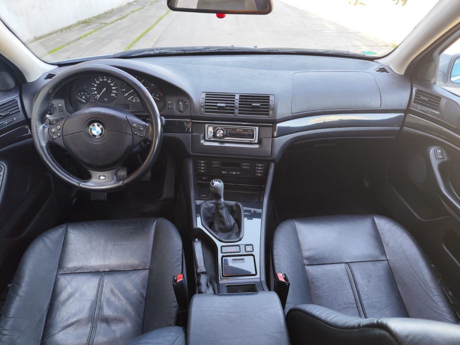 BMW serija 5 525i, fotografija 6
