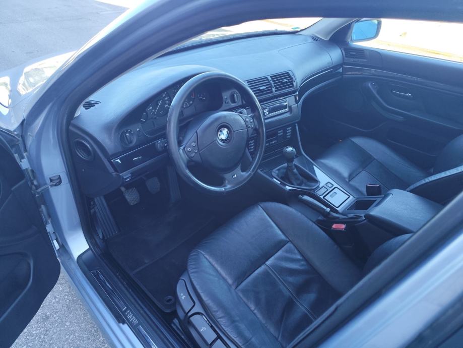BMW serija 5 525i, fotografija 9
