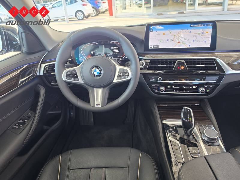 BMW SERIJA 5 530d xDrive, fotografija 9