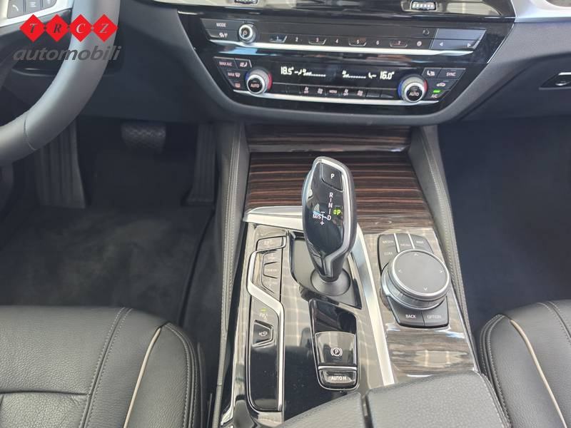 BMW SERIJA 5 530d xDrive, fotografija 10