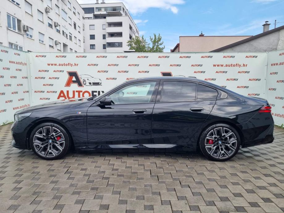 BMW serija 5 530e M-paket PRO, Shadow, 360kam, H/K, Iconic Grill, PDV, fotografija 4