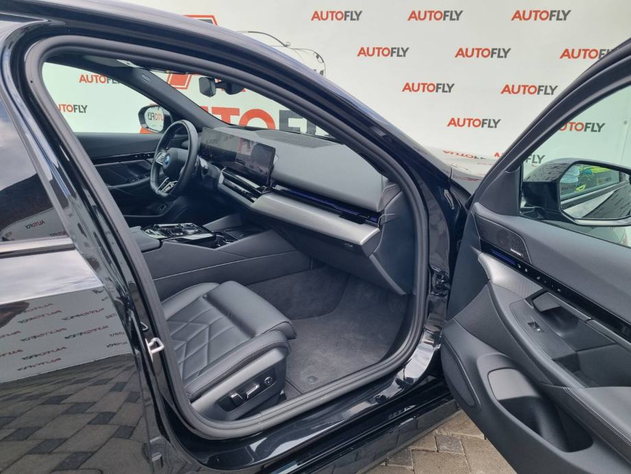 BMW serija 5 530e M-paket PRO, Shadow, 360kam, H/K, Iconic Grill, PDV, fotografija 13