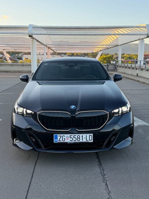 BMW 550e M SPORT PRO xDrive/360 Kamera/ TVORNIČKA GARANCIJA/PRILIKA, fotografija 3