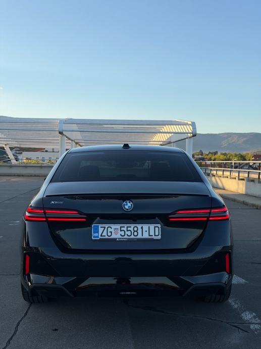 BMW 550e M SPORT PRO xDrive/360 Kamera/ TVORNIČKA GARANCIJA/PRILIKA, fotografija 6