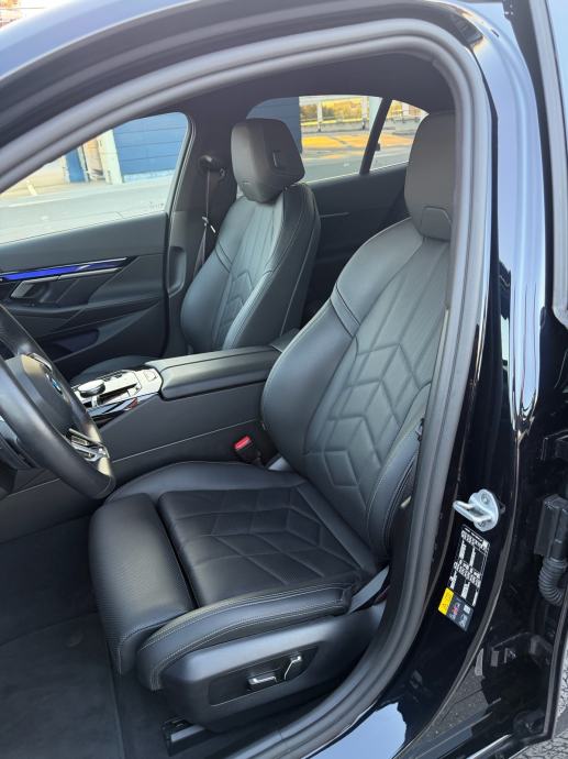 BMW 550e M SPORT PRO xDrive/360 Kamera/ TVORNIČKA GARANCIJA/PRILIKA, fotografija 8