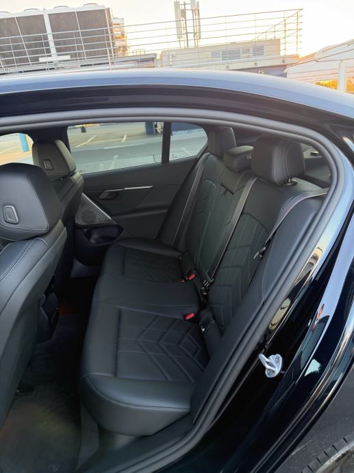 BMW 550e M SPORT PRO xDrive/360 Kamera/ TVORNIČKA GARANCIJA/PRILIKA, fotografija 9