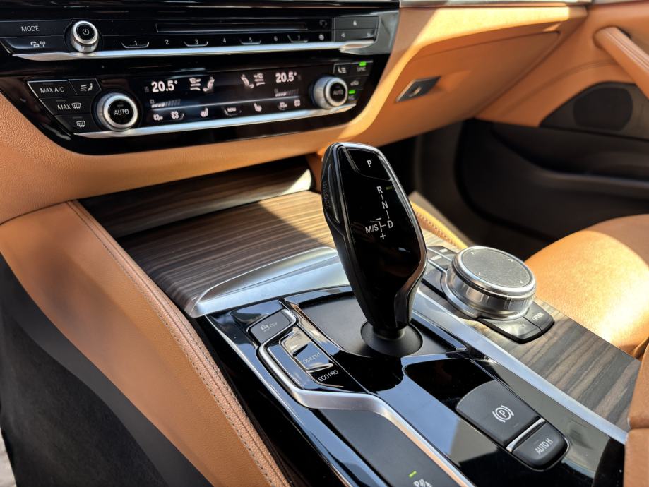 BMW SERIJA 5 TOURING 520d AUTOMATIK LUXURI LINE TOP STANJE 18,800€!!!, fotografija 19