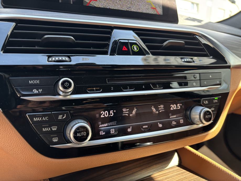 BMW SERIJA 5 TOURING 520d AUTOMATIK LUXURI LINE TOP STANJE 18,800€!!!, fotografija 20